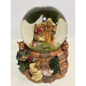 Nativity Musical Snow‎ Globe